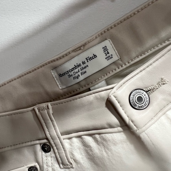 Abercrombie & Fitch Women's High-Waisted Cream Shorts - Picture 4 of 9